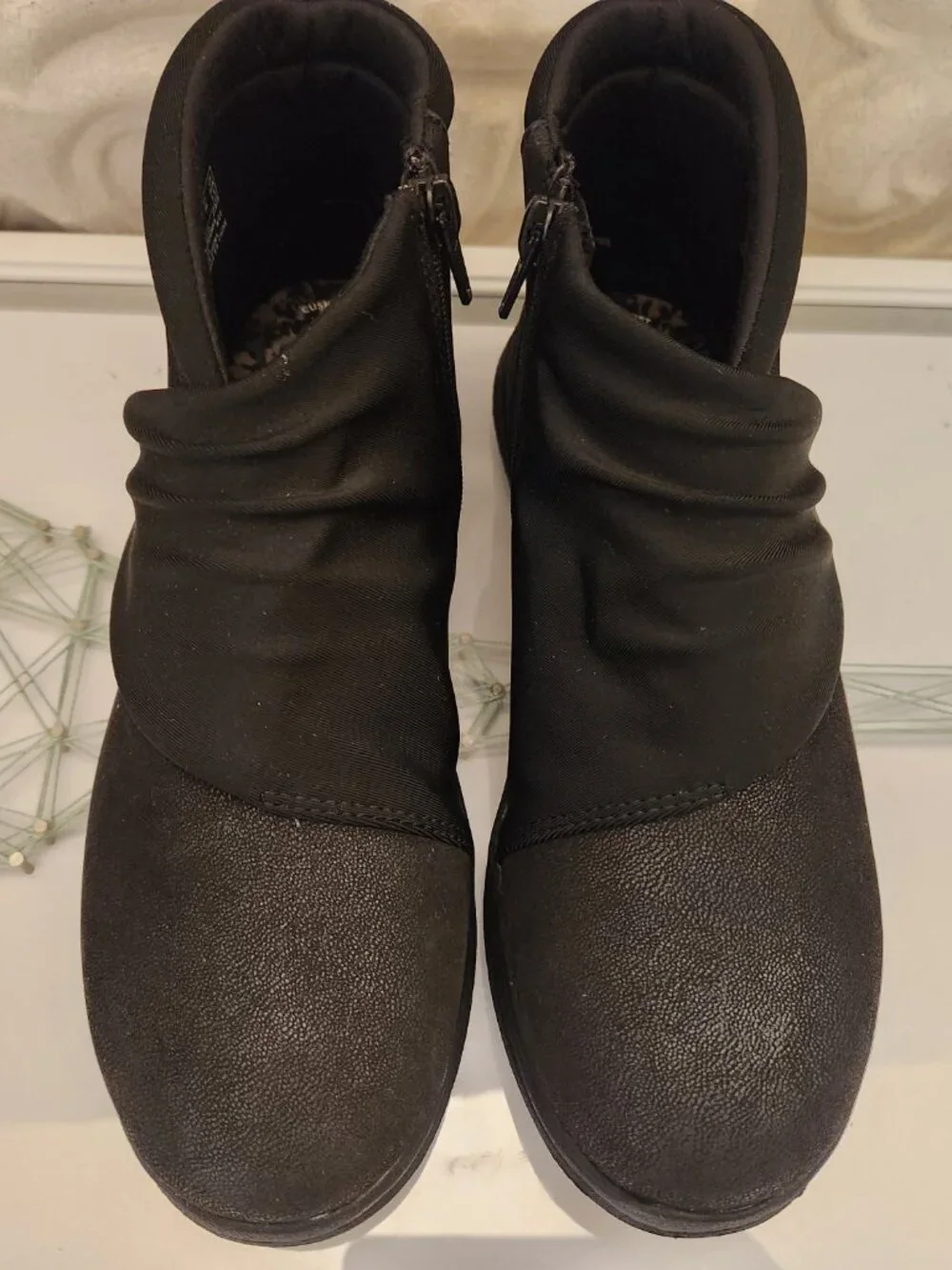 Clarks Cloud steppers Breeze Dusk Black Booties. NIB. Size 6